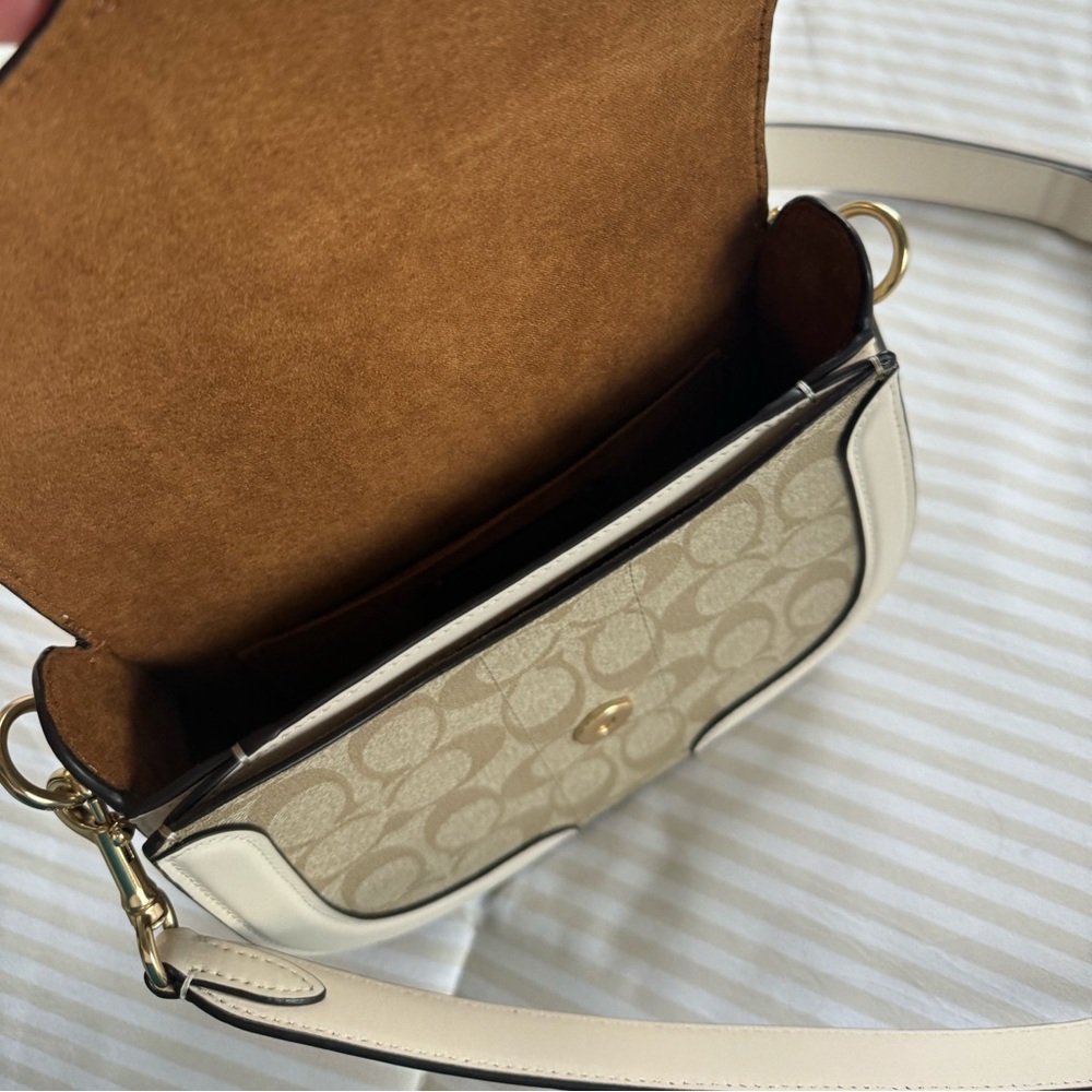 Coach Saddle Bag - Picture 3 of 11